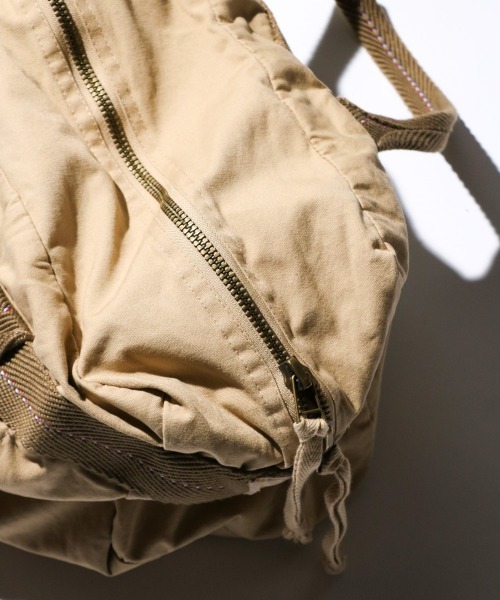 MILITARY（ミリタリー）の「MILITARY REPRODUCT / ミリタリーリプロダクト FRENCH ARMY TYPE FRANCE AIR FORCE PARATROOPER BAG フランス軍タイプ パラシュートバッグ（ボストンバッグ・メンズ・オリーブ/カーキオリーブ・FREE）」の5枚目の写真