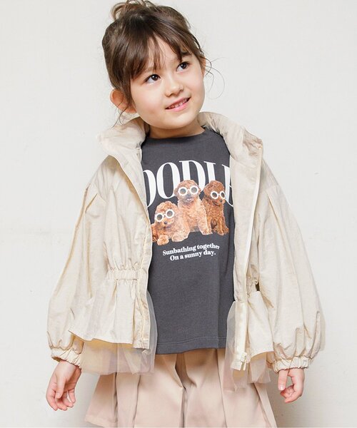 BREEZE（ブリーズ）の「【ジュニア対応】チュールペプラムブルゾン（ナイロンジャケット・キッズ・チャコール/アイボリー・80/100/110/130/120/90/140）」の2枚目の写真