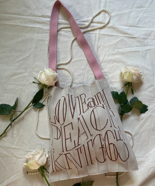 KNT365(ケイエヌティサンロクゴ)の「Knitty LOVE and PEACE(トートバッグ・レディース・ピンク/ベージュ/ブラック/レッド・FREE)」の4枚目の写真