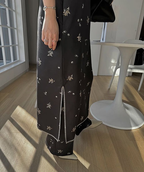 セール】deep side slit ditsy print camisole OP（ワンピース