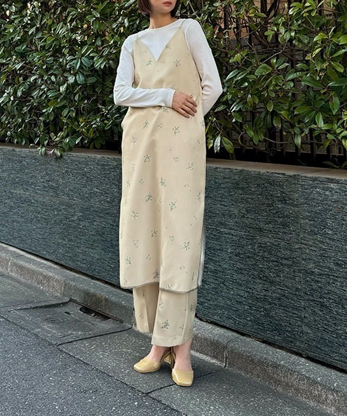 ワンピース emboss pattern deep tuck side gather OP deep side slit ditsy print camisole OP（ワンピース