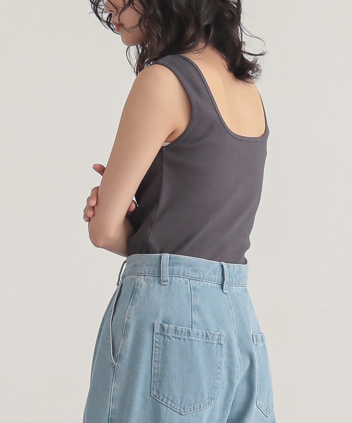 for/c(フォーシー)の「バックオープンリブスクエアタンク【サスティナブル】(Tシャツ/カットソー・レディース・チャコールグレー/ホワイト/ブラック/ホワイト×ブラック・M/L)」の1枚目の写真
