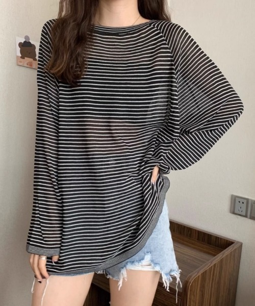 Ritzy(リッツィー)の「オーバーサイズ シアー ボーダートップス(Tシャツ/カットソー・レディース・ホワイト/ブラック/グリーン・FREE)」の2枚目の写真