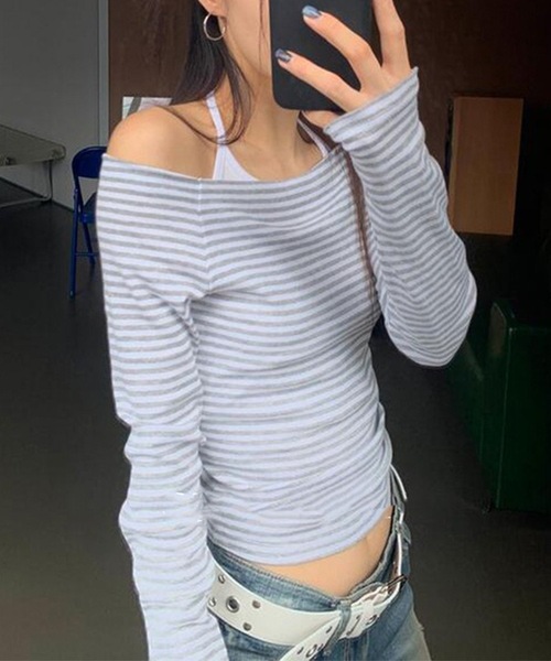 Lace Ladies(レースレディース)の「オフショルダー ラグラン ボーダー 長袖 カットソー(Tシャツ/カットソー・レディース・ブラック/グレー・FREE)」の7枚目の写真