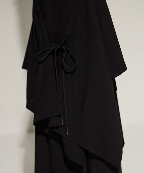 UJOH（ウジョー）の「【UJOH/ウジョー】《STUDIOUS別注》Rondom Hem Gathered Skirt/ランダムヘムギャザースカート（スカート・レディース・ブラック/グレー・2/3）」の12枚目の写真