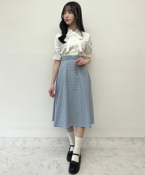 F i.n.t（フィント）の「レースレイヤードボウタイ5分袖ブラウス/ fint　フィント（シャツ/ブラウス・レディース・ブルーグレー/オフホワイト/クリーム・FREE）」の6枚目の写真