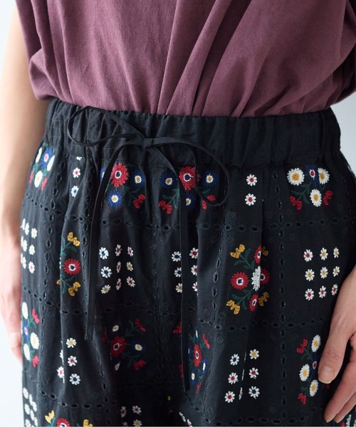 yuni（ユニ　）の「eyelet embroidelyイージーパンツ（その他パンツ・レディース・その他/ホワイト/アイボリー/ブラック・FREE）」の16枚目の写真