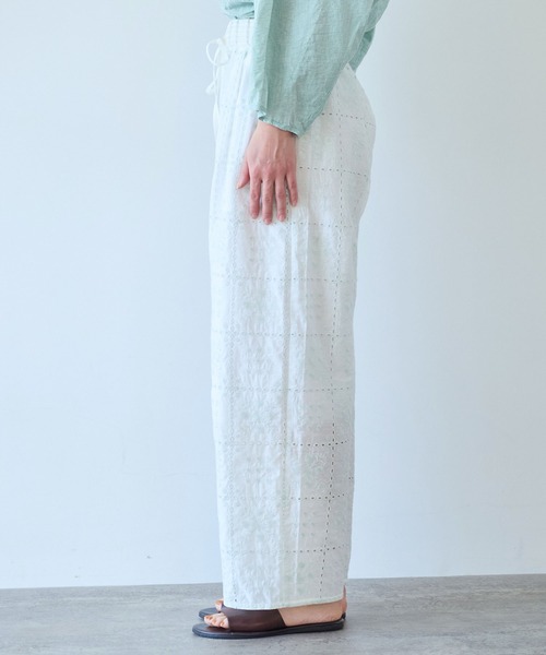 yuni（ユニ　）の「eyelet embroidelyイージーパンツ（その他パンツ・レディース・その他/ホワイト/アイボリー/ブラック・FREE）」の11枚目の写真