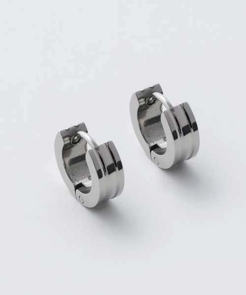 WYZ surgical stainless(ダブリューワイジィーサージカルステンレス)の「【 金属アレルギー対応 】ラインフープピアス サージカルステンレス (両耳用) 直径10mm, 幅4mm(ピアス(両耳用)・メンズ・ゴールド/ブラック/シルバー・FREE)」の4枚目の写真