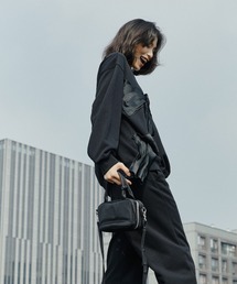 [最終価格/ 今週末まで掲載] JNBY 変形トップス(黒) Oversole Black Edition 7cm - Black Edition | ファッション