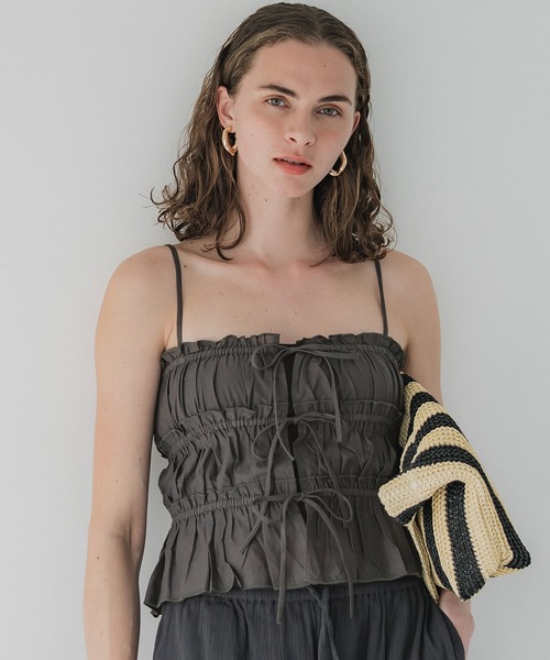 coca(coca)(コカ)の「3連リボンキャミソール(キャミソール・レディース・チャコール/ライトピンク/ホワイト/ライトグリーン・M/L)」の2枚目の写真