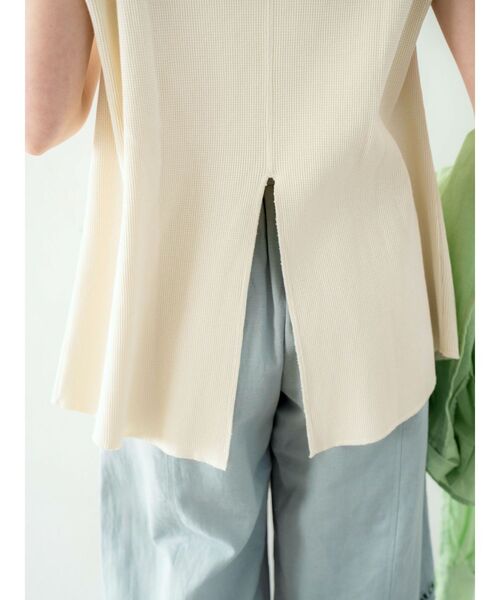 Ungrid（アングリッド）の「バックスリットワッフルタンクトップ（タンクトップ・レディース・アイボリー/チャコールグレー/グリーン系その他・FREE）」の8枚目の写真