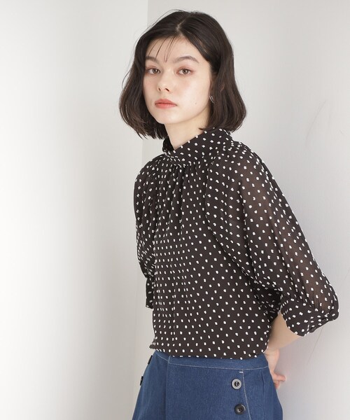 THE SHOP TK (ザ ショップ ティーケー )の「◆ドットジャカードブラウス【洗える】(シャツ/ブラウス・レディース・ナチュラル/ブラック・12/13)」の1枚目の写真