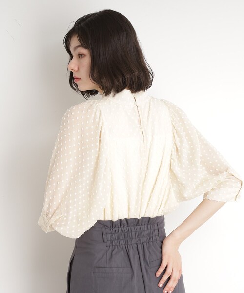 THE SHOP TK (ザ ショップ ティーケー )の「◆ドットジャカードブラウス【洗える】(シャツ/ブラウス・レディース・ナチュラル/ブラック・12/13)」の8枚目の写真