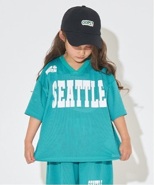 b・ROOM(ビールーム)の「【セットアップ可能】Vネックメッシュトップス【子供服】【キッズ】【男の子】【女の子】(Tシャツ/カットソー・キッズ・ネイビー/グリーン系その他/シルバーグレー/パープル・120cm/130cm/140cm/100cm/110cm/150cm)」の1枚目の写真