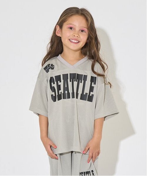 b・ROOM(ビールーム)の「【セットアップ可能】Vネックメッシュトップス【子供服】【キッズ】【男の子】【女の子】(Tシャツ/カットソー・キッズ・ネイビー/グリーン系その他/シルバーグレー/パープル・120cm/130cm/140cm/100cm/110cm/150cm)」の2枚目の写真