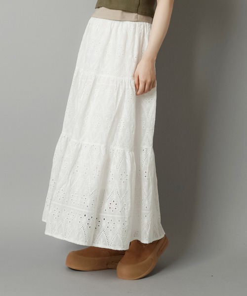 SPINNS(スピンズ)の「ティアードロングスカート/レースC/NEO森ガール(スカート・レディース・オフホワイト・ONESIZE)」の2枚目の写真
