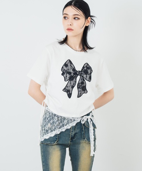 ANAP(アナップ)の「レース リボン ピグメント サイド シャーリング Tシャツ(Tシャツ/カットソー・レディース・スミクロ/ホワイト・FREE)」の11枚目の写真