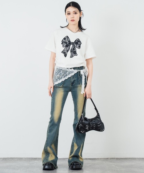 ANAP(アナップ)の「レース リボン ピグメント サイド シャーリング Tシャツ(Tシャツ/カットソー・レディース・スミクロ/ホワイト・FREE)」の6枚目の写真