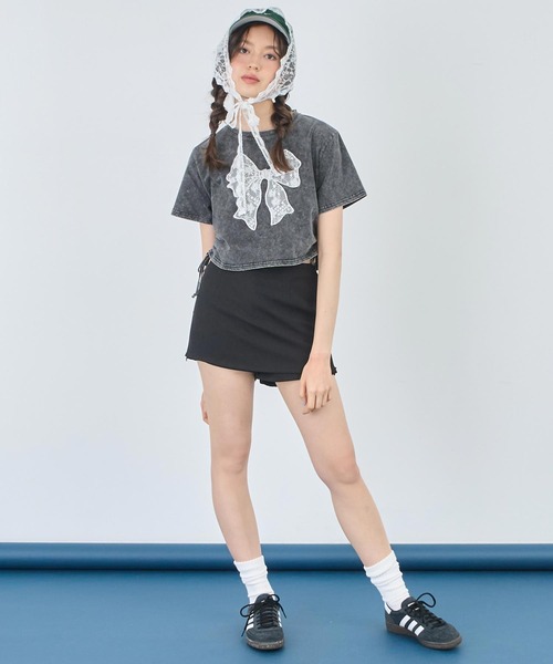 ANAP(アナップ)の「レース リボン ピグメント サイド シャーリング Tシャツ(Tシャツ/カットソー・レディース・スミクロ/ホワイト・FREE)」の21枚目の写真