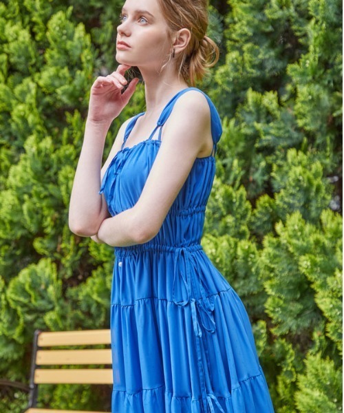 ERADIE(エラディエ)の「Shirring tiered one-piece シャーリングティアードワンピース(ワンピース・レディース・ブラック/ロイヤルブルー/ホワイト/レッド・FREE)」の20枚目の写真