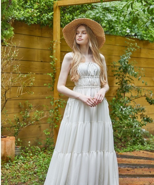 ERADIE(エラディエ)の「Shirring tiered one-piece シャーリングティアードワンピース(ワンピース・レディース・ブラック/ロイヤルブルー/ホワイト/レッド・FREE)」の9枚目の写真