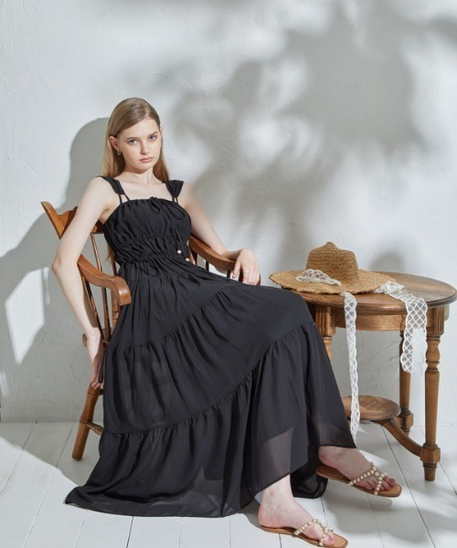 ERADIE(エラディエ)の「Shirring tiered one-piece シャーリングティアードワンピース(ワンピース・レディース・ブラック/ロイヤルブルー/ホワイト/レッド・FREE)」の12枚目の写真