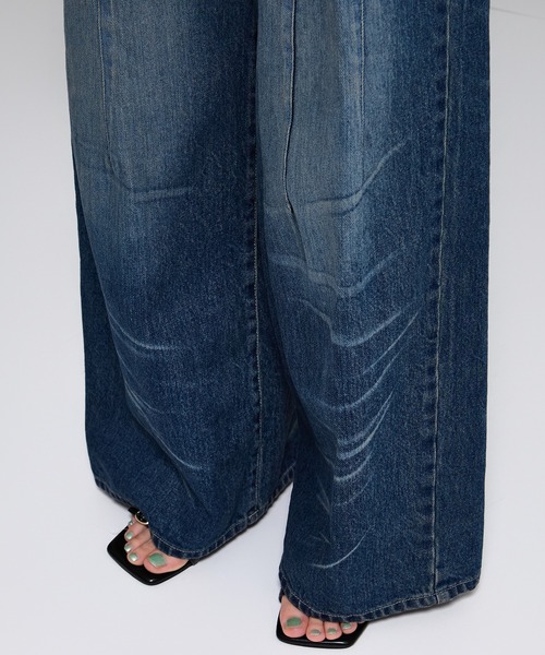 STUDIOUS（ステュディオス）の「【STUDIOUS/ステュディオス】Tucked Wide Leg Jeans/タックワイドレッグデニム（デニムパンツ・レディース・ダークインディゴブルー/ブラック・1/2）」の16枚目の写真