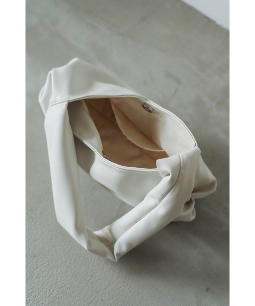 Knuth Marf(クヌースマーフ)の「twist gather bag(ショルダーバッグ・レディース・ブルー/アイボリー・FREE)」の9枚目の写真