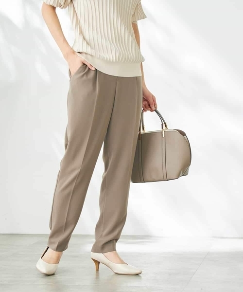 a.v.v（アーヴェヴェ）の「【接触冷感/洗える/イージーケア】美ラクるスッキリ見えテーパードパンツ（その他パンツ・レディース・ブラック/グレー系その他/ネイビー/モカ・34/36/38/40/42）」の3枚目の写真