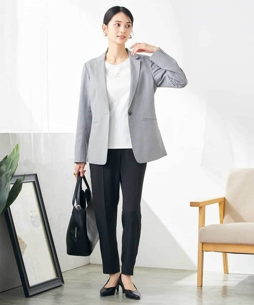 a.v.v（アーヴェヴェ）の「【接触冷感/洗える/イージーケア】美ラクるスッキリ見えテーパードパンツ（その他パンツ・レディース・ブラック/グレー系その他/ネイビー/モカ・34/36/38/40/42）」の18枚目の写真