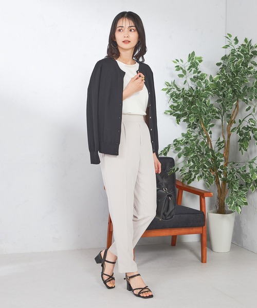 a.v.v（アーヴェヴェ）の「【接触冷感/洗える/イージーケア】美ラクるスッキリ見えテーパードパンツ（その他パンツ・レディース・ブラック/グレー系その他/ネイビー/モカ・34/36/38/40/42）」の12枚目の写真