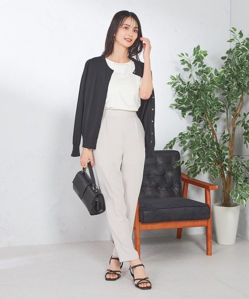 a.v.v（アーヴェヴェ）の「【接触冷感/洗える/イージーケア】美ラクるスッキリ見えテーパードパンツ（その他パンツ・レディース・ブラック/グレー系その他/ネイビー/モカ・34/36/38/40/42）」の13枚目の写真