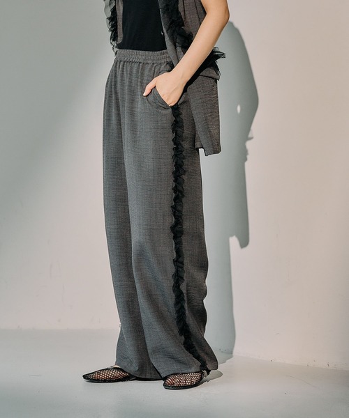 LEPSIM(レプシィム)の「《リネンライクドライシリーズ》サイドフリルパンツ 490445(その他パンツ・レディース・チャコールグレー/ブラック/カーキブラウン・FREE)」の3枚目の写真