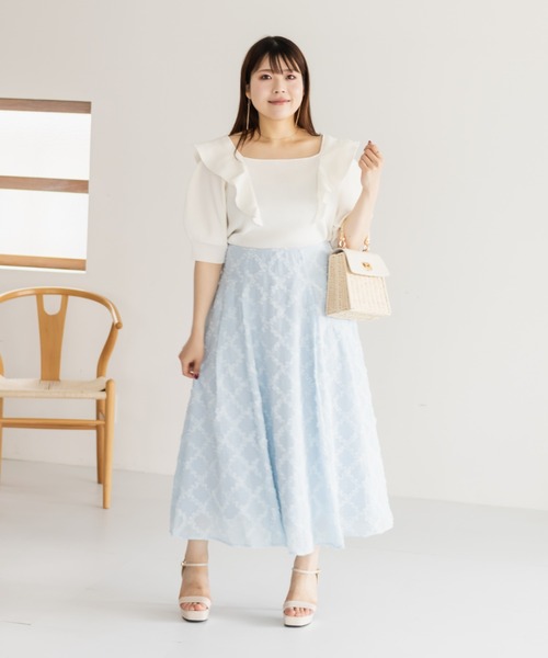 CLETTE(クレット)の「前後2WAYフリルニット(ニット/セーター・レディース・ホワイト/ラベンダー/ブラック・LL/3L/4L)」の5枚目の写真