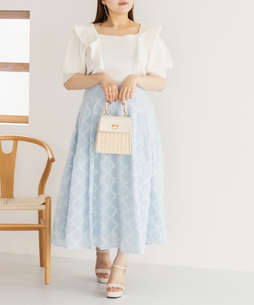 CLETTE(クレット)の「前後2WAYフリルニット(ニット/セーター・レディース・ホワイト/ラベンダー/ブラック・LL/3L/4L)」の4枚目の写真