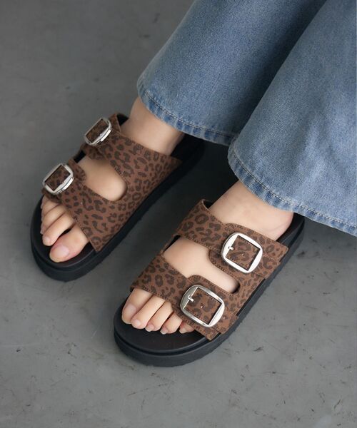 RETRO GIRL(レトロガール)の「Wベルトサンダル(サンダル・レディース・ブラック/ベージュ/レオパード・MEDIUM/LARGE)」の4枚目の写真