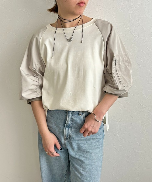 LHELBIE(レルビエ)の「MA-1スリーブカットトップス(Tシャツ/カットソー・レディース・ブラック×カーキ/アイボリー/グレー・M)」の14枚目の写真