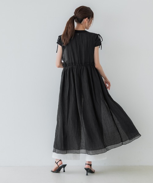 coca（coca）（コカ）の「シアーギャザーロングジレ（ワンピース・レディース・ブラック/アイボリー・ONE SIZE）」の6枚目の写真