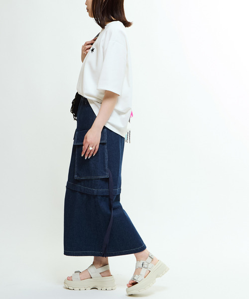 CONVERSE TOKYO（コンバーストウキョウ）の「2WAY DETACHABLE MILITARY DENIM CARGO SKIRT（スカート・レディース・ブラック/グレー/ネイビー・FREE）」の5枚目の写真