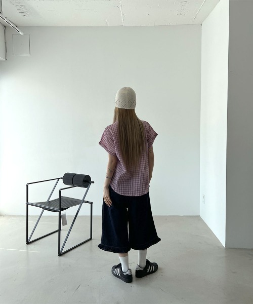 4INT.(フォイント)の「【Kitsch look】裾フリル ダーク デニム バミューダパンツ(その他パンツ・レディース・ダークブルー・M/S)」の11枚目の写真