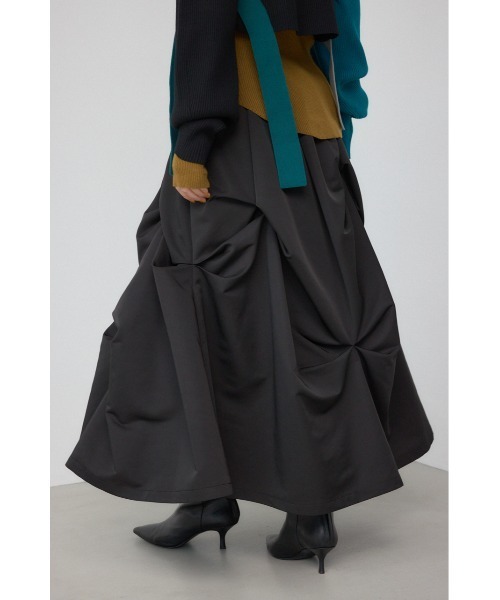 PLUS(プラス)の「【PLUS】ランダムタックフレアスカート(スカート・レディース・カーキ/ブラック・MEDIUM/SMALL)」の2枚目の写真