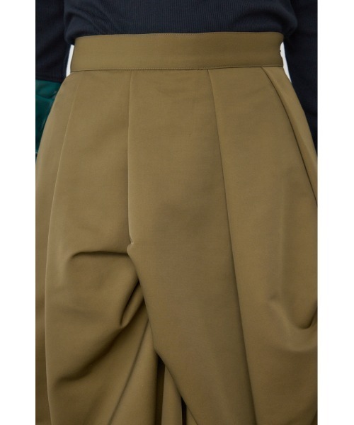 PLUS(プラス)の「【PLUS】ランダムタックフレアスカート(スカート・レディース・カーキ/ブラック・MEDIUM/SMALL)」の8枚目の写真