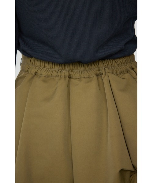 PLUS(プラス)の「【PLUS】ランダムタックフレアスカート(スカート・レディース・カーキ/ブラック・MEDIUM/SMALL)」の9枚目の写真