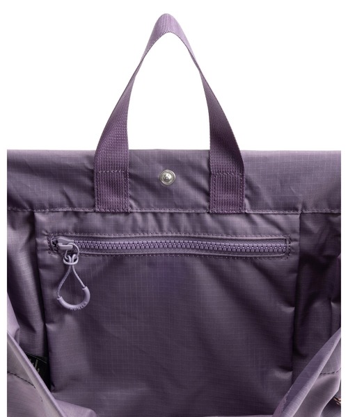 HUNTER（ハンター）の「トラベル リップストップ リサイクル ナイロン トート バッグ（トートバッグ・レディース・イエロー/パープル・ONE）」の7枚目の写真