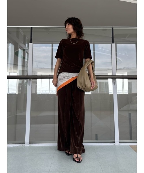 Mila Owen（ミラオーウェン）の「【セットアップ対応】ベロアSET UP2wayボートネックプルオーバー（Tシャツ/カットソー・レディース・チャコールグレー/ライトブルー/ブラウン・0/1）」の21枚目の写真