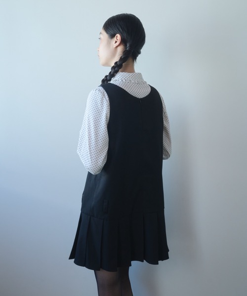 FEKETE（フェケテ）の「low waist mini pleats dress / ローウエストミニ丈プリーツワンピース（ワンピース・レディース・グレー/ブラック・SMALL/MEDIUM/LARGE）」の16枚目の写真
