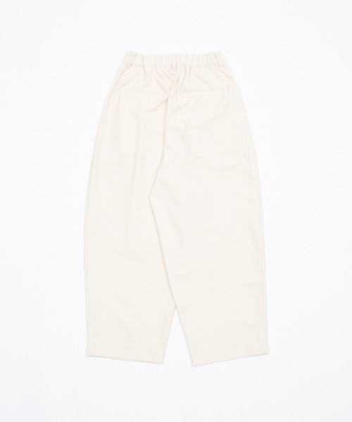 OLUN(オルン)の「wide cocoon slacks pants/ワイドコクーンスラックスパンツ(スラックス・レディース・アイボリー/ブラウン/チャコールグレー/グレイッシュベージュ/ブラック・MEDIUM/SMALL)」の17枚目の写真