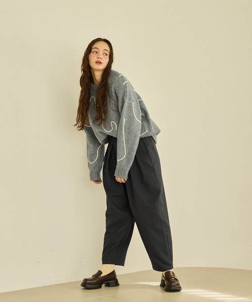 OLUN(オルン)の「wide cocoon slacks pants/ワイドコクーンスラックスパンツ(スラックス・レディース・アイボリー/ブラウン/チャコールグレー/グレイッシュベージュ/ブラック・MEDIUM/SMALL)」の13枚目の写真