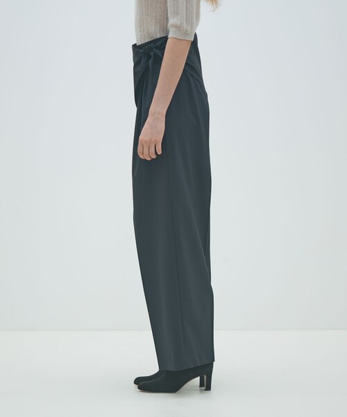 MACPHEE(マカフィー)の「ポリエステルウールストレッチ タックワイドパンツ(スラックス・レディース・ネイビー/ボルドー・36/34)」の14枚目の写真